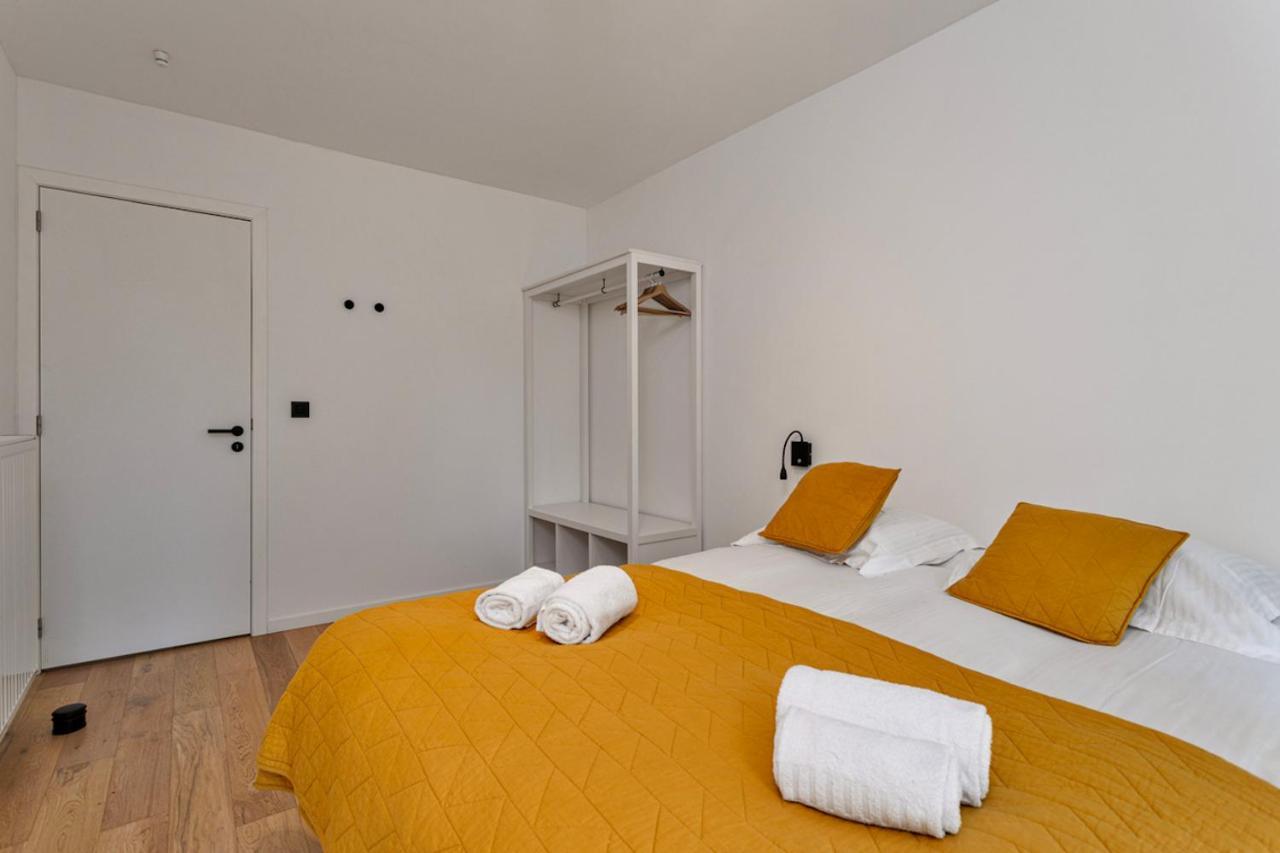 Luxe Strandappartement Met Zonneterras & Parking Appartement