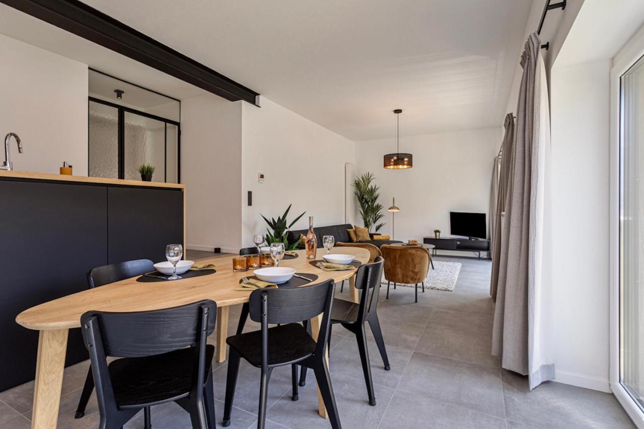 Luxe Strandappartement Met Zonneterras & Parking